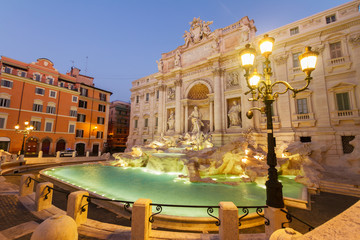 Obraz na płótnie Canvas Fountain di Trevi in Rome, Italy