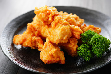 鶏ムネ肉の塩から揚げ