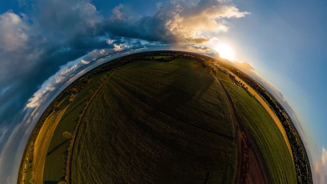 Kugelpanorama Biogasanlage zur Erzeugung von Strom und Energie während eines Drohnenfluges