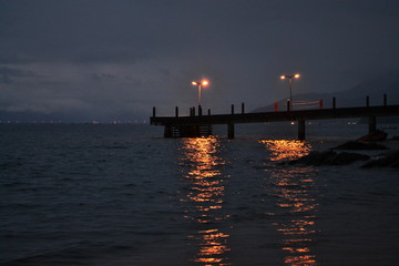 atardecer sobre el mar