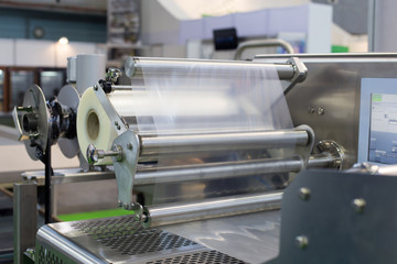 Food packaging machine