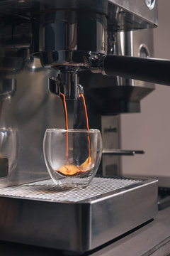 Espresso coffee brewing