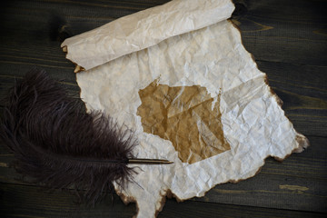 map of wisconsin state on vintage paper with old pen on the wooden texture desk