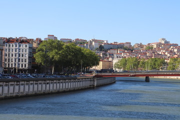 Lyon - La passerelle piétonne du palais de justice sur la Saône inaugurée en 1983