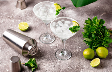 Margarita cocktail with lime and ice