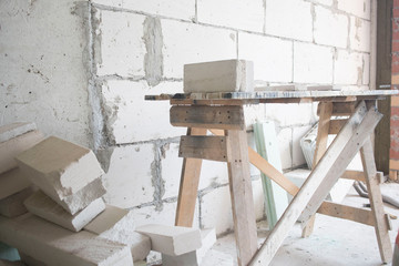 Gas block and concrete, finishing the apartment in a new building