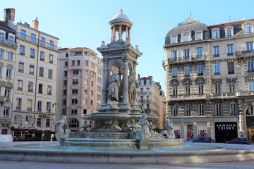 Lyon - La place des Jacobins et sa fontaine