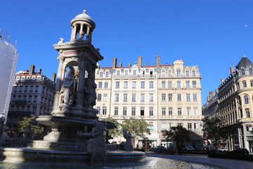 Obraz premium Lyon - La place des Jacobins et sa fontaine