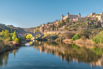 Toledo españa rio tajo europa