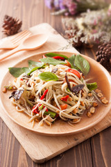 Thai spicy papaya salad