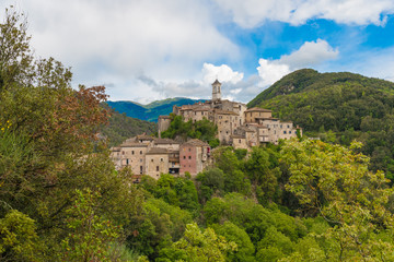 Fototapeta na wymiar Rocchette, Torri in Sabina (Italy) - A little uninhabited medieval village in the heart of the Sabina, Lazio region, during the spring
