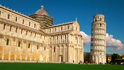 Photo sur Aluminium Tour de Pise Tourists at Pisa Cathedral and Leaning Tower of Pisa in Italy