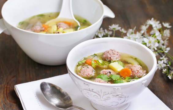 Italian Wedding Meatball Soup. Soup In A Beautiful White Bowl