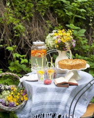 breakfast in the garden