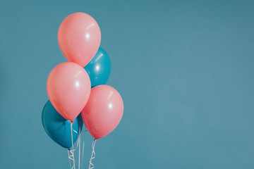 Pink and blue helium balloons - obrazy, fototapety, plakaty