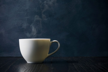 コーヒー　Coffee cup on dark background