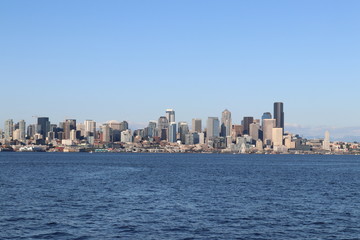 Obraz premium View of a big city from water
