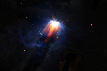 Metal welding by an electrode.