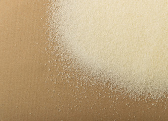 Dry gelatine powder and granules used as a gelling agent