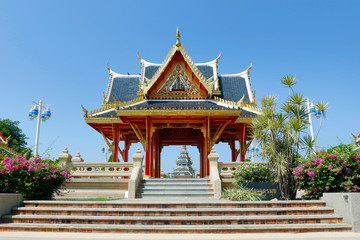 Fototapeta premium Buddhist temple in Thailand with traditional architecture
