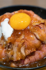 ローストビーフ丼