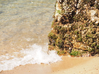 瀬戸内海のきれいな海の砂浜