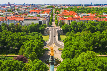 Fototapeta premium München Friedensengel mit Prinzregentenstraße