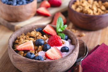 Breakfast Bowl of Ganola and Yogurt With Fresh Fruit