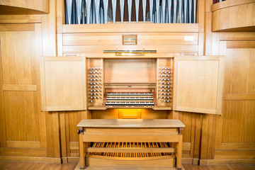 Organ, keyboard instrument of more pipe divisions 