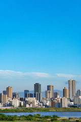 Fototapeta na wymiar 大阪　ビル群　都市風景