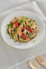 stir-fries mushroom and chicken