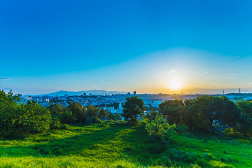 Fototapeta premium 夕暮れの横浜郊外の景色
