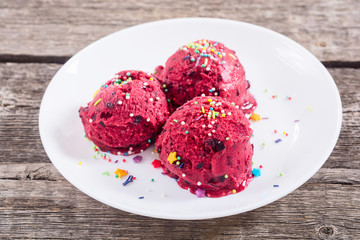 Berries Ice cream balls