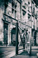 Bicicleta en el casco antiguo de la ciudad