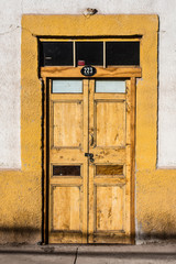 puerta de casa antigua