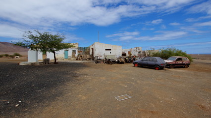 Fototapeta na wymiar A house in the desert