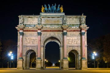 Fototapeta na wymiar Arc de Triomphe du Carrousel in Tuileries Garden at night