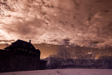 Haus in Infrarot (unbearbeitet)