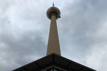 Obraz premium tower (Fernsehturm) in berlin (germany) 