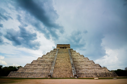 Chichen Itza pyramid on a cloudy day. Yucatán, México.
Sacred mayan temple