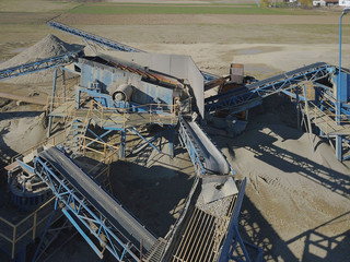 Elements of equipment for the extraction and sorting of rubble. Production of construction...