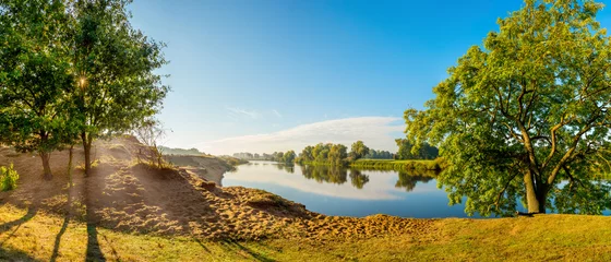 Sonnenaufgang am Fluss im Sommer © Günter Albers