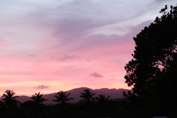 Fototapeta na wymiar coucher de soleil rosé