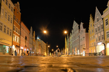 Fototapeta na wymiar Nachtaufnahme Landshut-Altstadt