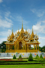 Naklejka premium Buddhist temple in Thailand with traditional architecture