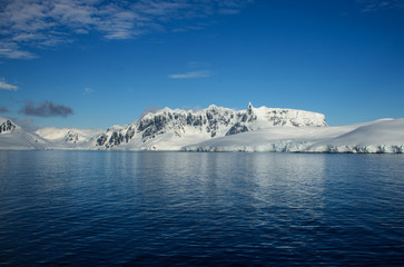 Fototapeta na wymiar Antarctic glacier
