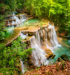 Obraz premium Beautiful waterfall Huai Mae Khamin, Thailand