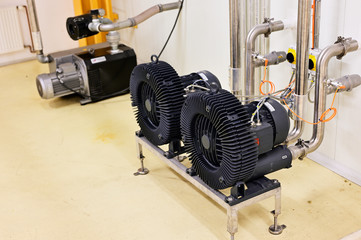 Blowers and stainless steel pipes in the food industry.