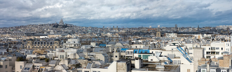 Fototapeta na wymiar view of Paris and Montmartre