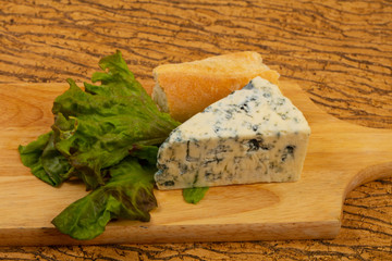 Blue cheese  with salad leaves
